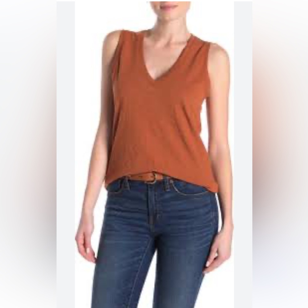 Madewell V-Neck Sleeveless Tee. Size‎ M (450H)